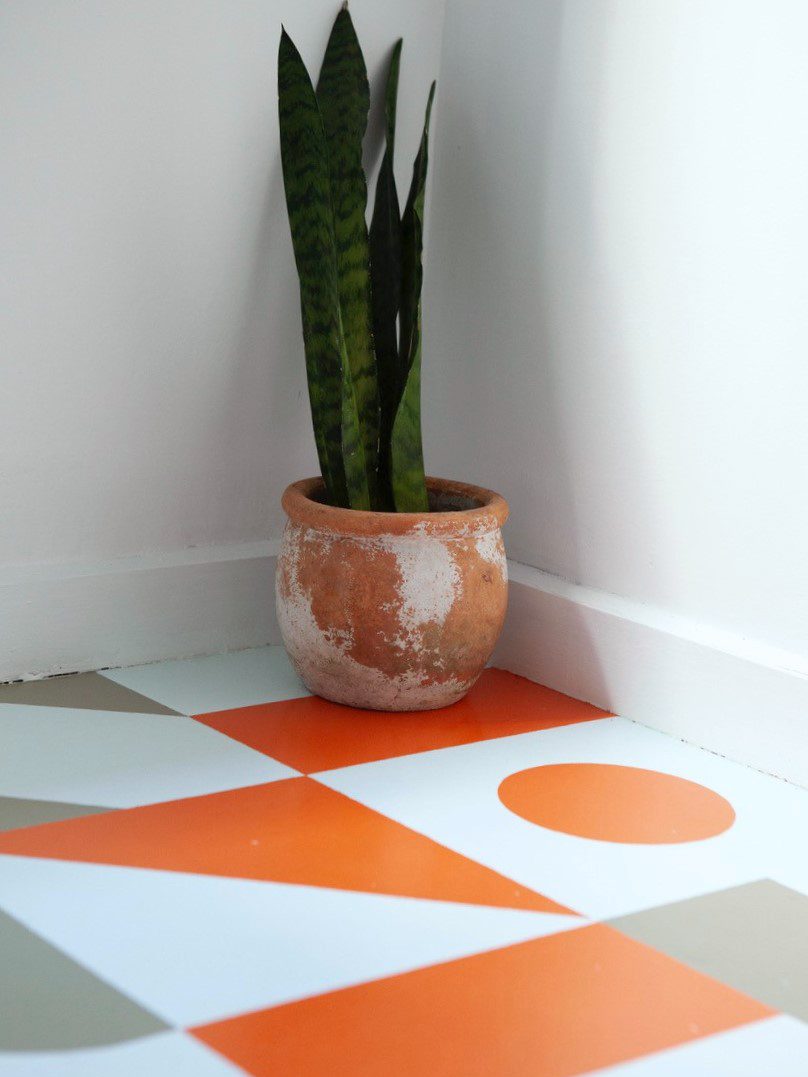 Laundry floor pattern painting on wood